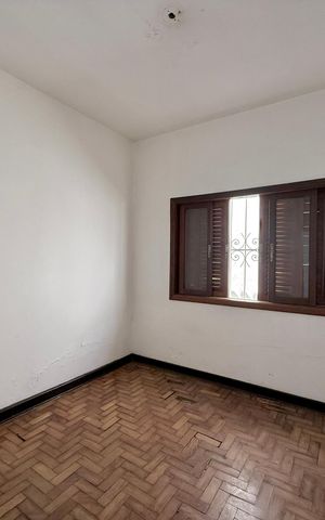 Casa para alugar com 200m², 2 quartos e 2 vagasQuarto 1