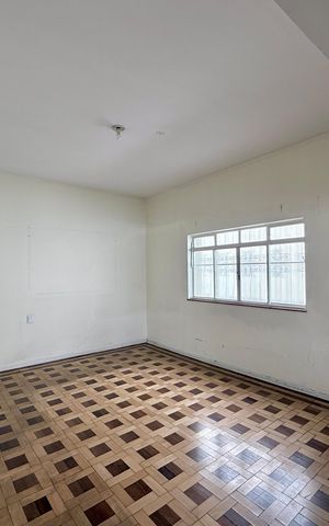 Casa para alugar com 200m², 2 quartos e 2 vagasSala