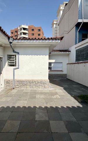Casa para alugar com 200m², 2 quartos e 2 vagasQuintal