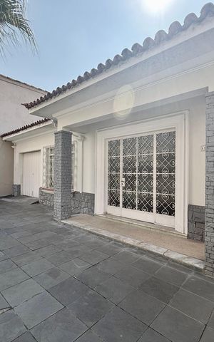 Casa para alugar com 200m², 2 quartos e 2 vagasVaranda