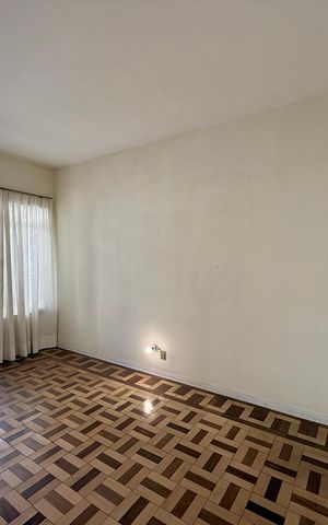 Casa para alugar com 200m², 2 quartos e 2 vagasSala