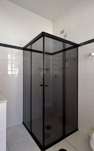 Casa para alugar com 200m², 2 quartos e 2 vagasBanheiro de Serviço