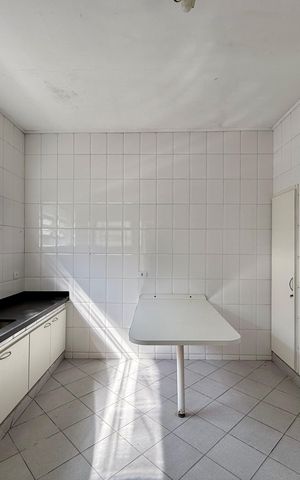 Casa para alugar com 200m², 2 quartos e 2 vagasCozinha 
