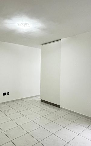 Apartamento à venda com 49m², 2 quartos e 1 vaga Apartamento à venda com 49m², 2 quartos e 1 vagaSala - Sala de jantar
