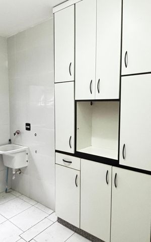 Apartamento à venda com 49m², 2 quartos e 1 vaga Apartamento à venda com 49m², 2 quartos e 1 vagaCozinha e Área de Serviço