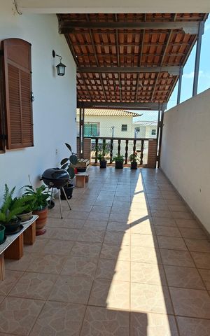 Casa à venda com 360m², 4 quartos e 2 vagasVaranda 