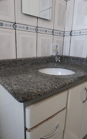 Apartamento para alugar com 61m², 3 quartos e sem vagaBanheiro