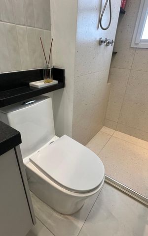 Apartamento à venda com 89m², 2 quartos e 2 vagas Apartamento à venda com 89m², 2 quartos e 2 vagasBanheiro da Suíte