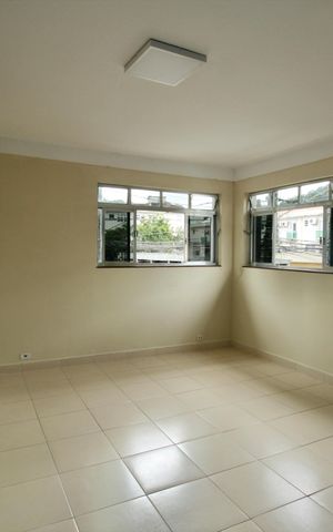 Casa para alugar com 98m², 3 quartos e 2 vagasSala