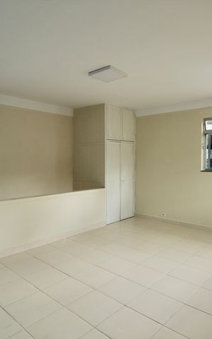 Casa para alugar com 98m², 3 quartos e 2 vagasSala