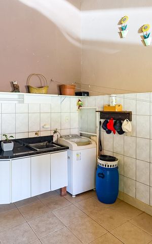 Casa à venda com 270m², 3 quartos e 9 vagaslavanderia