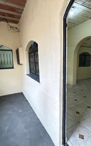 Casa para alugar com 100m², 2 quartos e sem vagaVaranda