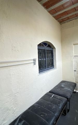 Casa para alugar com 100m², 2 quartos e sem vagaVaranda