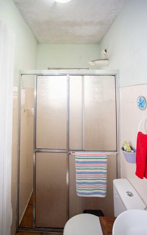 Casa à venda com 157m², 4 quartos e 2 vagasBanheiro