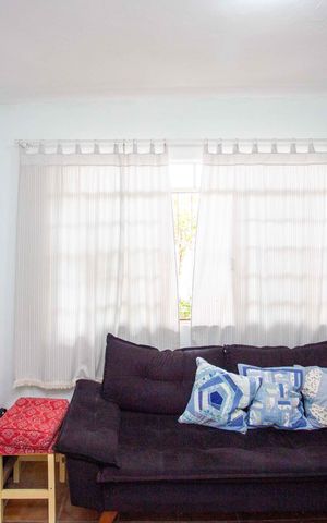 Casa à venda com 157m², 4 quartos e 2 vagasSala