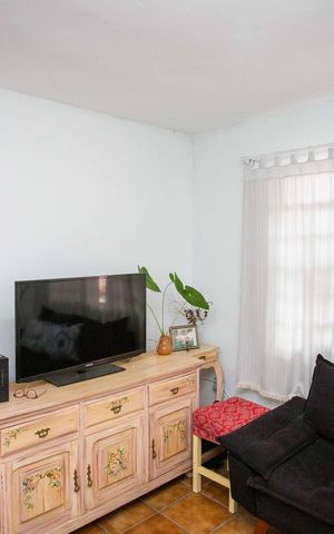 Casa à venda com 157m², 4 quartos e 2 vagasSala