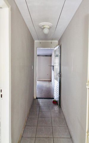 Casa para alugar com 260m², 6 quartos e 4 vagasCorredor