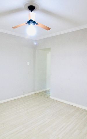 Casa para alugar com 260m², 6 quartos e 4 vagasSala