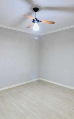 Casa para alugar com 260m², 6 quartos e 4 vagasSala