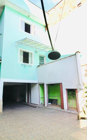 Casa para alugar com 260m², 6 quartos e 4 vagasQuintal
