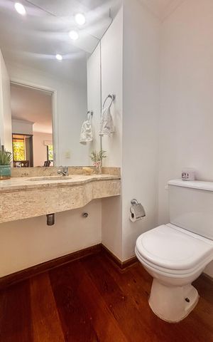 Apartamento à venda com 118m², 3 quartos e 2 vagas Apartamento à venda com 118m², 3 quartos e 2 vagasLavabo