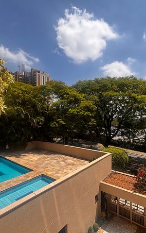 Apartamento à venda com 118m², 3 quartos e 2 vagas Apartamento à venda com 118m², 3 quartos e 2 vagasVaranda