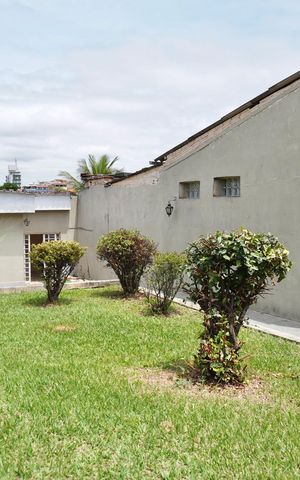 Casa à venda com 360m², 4 quartos e 1 vaga Casa à venda com 360m², 4 quartos e 1 vagaJardim