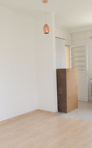Casa de condomínio à venda com 52m², 2 quartos e 1 vaga Casa de condomínio à venda com 52m², 2 quartos e 1 vagaSala