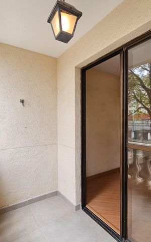 Apartamento à venda com 75m², 3 quartos e 1 vaga Apartamento à venda com 75m², 3 quartos e 1 vagaVaranda