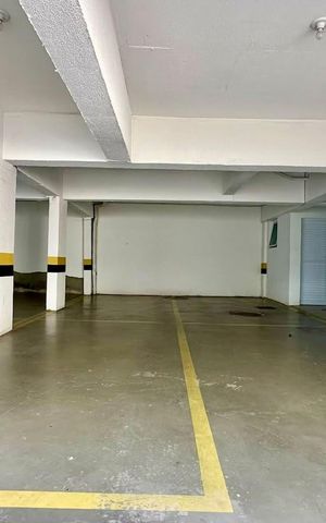 Apartamento à venda com 160m², 3 quartos e 3 vagas Apartamento à venda com 160m², 3 quartos e 3 vagasGaragem
