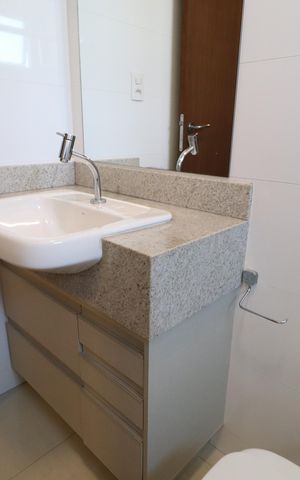 Apartamento para alugar com 73m², 2 quartos e 2 vagasBanheiro do Quarto 1