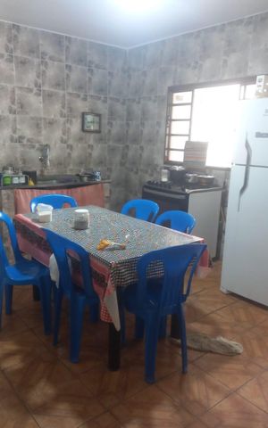 Casa à venda com 98m², 4 quartos e 4 vagas Casa à venda com 98m², 4 quartos e 4 vagasCozinha
