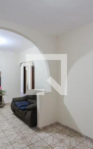Casa à venda com 98m², 4 quartos e 4 vagas Casa à venda com 98m², 4 quartos e 4 vagasSala