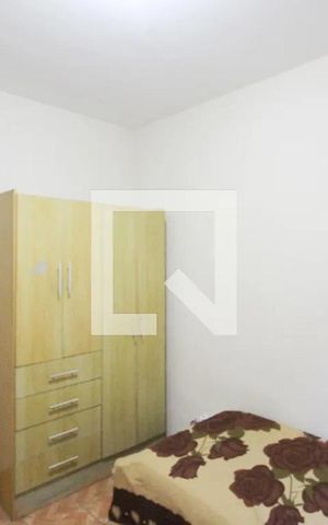 Casa à venda com 98m², 4 quartos e 4 vagas Casa à venda com 98m², 4 quartos e 4 vagasQuarto