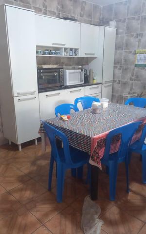 Casa à venda com 98m², 4 quartos e 4 vagas Casa à venda com 98m², 4 quartos e 4 vagasCozinha