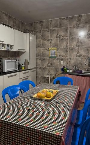 Casa à venda com 98m², 4 quartos e 4 vagas Casa à venda com 98m², 4 quartos e 4 vagasCozinha