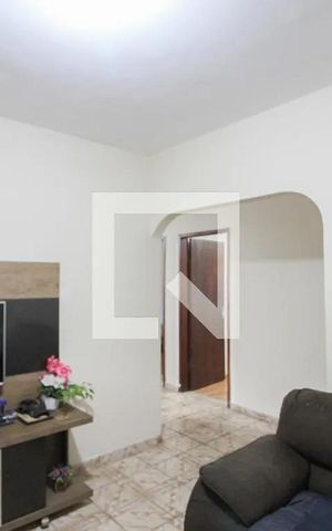 Casa à venda com 98m², 4 quartos e 4 vagas Casa à venda com 98m², 4 quartos e 4 vagasSala