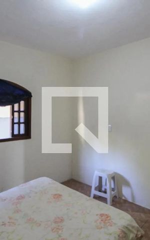 Casa à venda com 98m², 4 quartos e 4 vagas Casa à venda com 98m², 4 quartos e 4 vagasQuarto