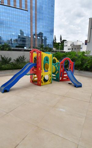 Apartamento à venda com 78m², 2 quartos e 2 vagasÁrea comum - Playground