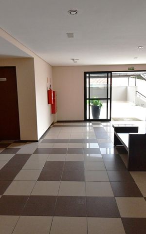 Apartamento à venda com 78m², 2 quartos e 2 vagasHall social