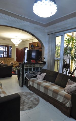 Casa à venda com 150m², 4 quartos e 2 vagasSala de estar