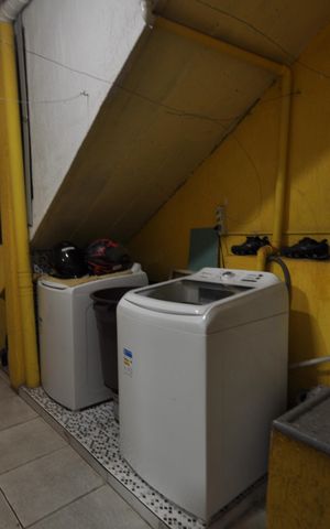 Casa à venda com 150m², 4 quartos e 2 vagasÁrea de Serviço 1