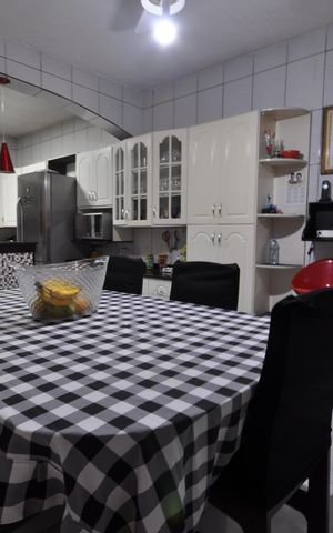 Casa à venda com 150m², 4 quartos e 2 vagasCozinha 1