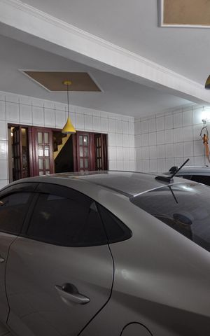 Casa à venda com 150m², 4 quartos e 2 vagasGaragem