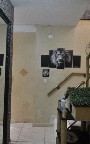 Casa à venda com 150m², 4 quartos e 2 vagasHall