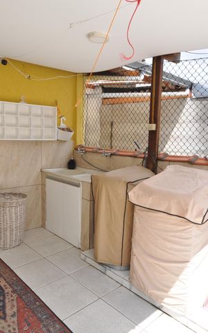 Casa à venda com 150m², 4 quartos e 2 vagasÁrea de Serviço 2