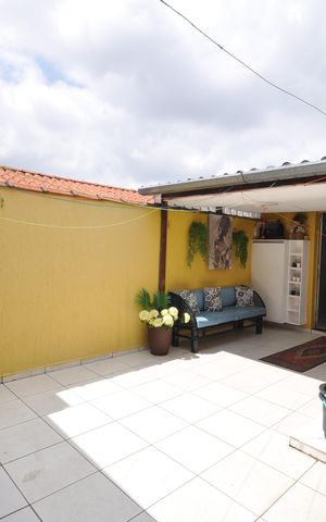 Casa à venda com 150m², 4 quartos e 2 vagasÁrea de Serviço 2