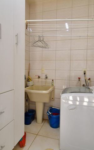 Casa à venda com 200m², 3 quartos e 2 vagasÁrea de Serviço