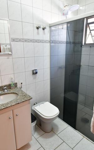 Casa à venda com 200m², 3 quartos e 2 vagasBanheiro