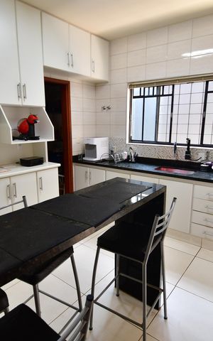 Casa à venda com 200m², 3 quartos e 2 vagasCozinha